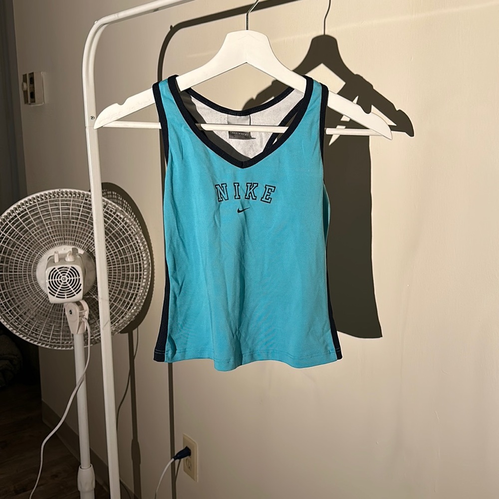 nike workout shirt